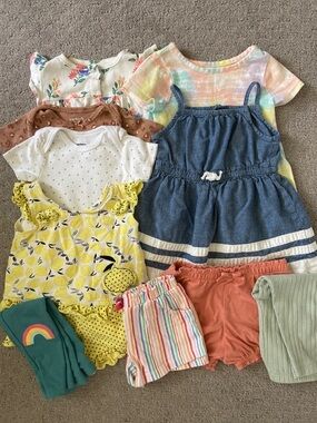 11-pc Bundle assorted baby girl clothes, 12M.